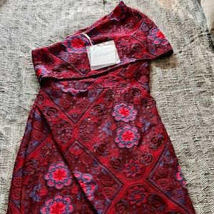 Elliatt Off The Shoulder Asymmetrical Dress